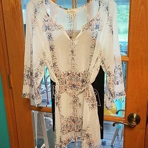 Floral maternity blouse